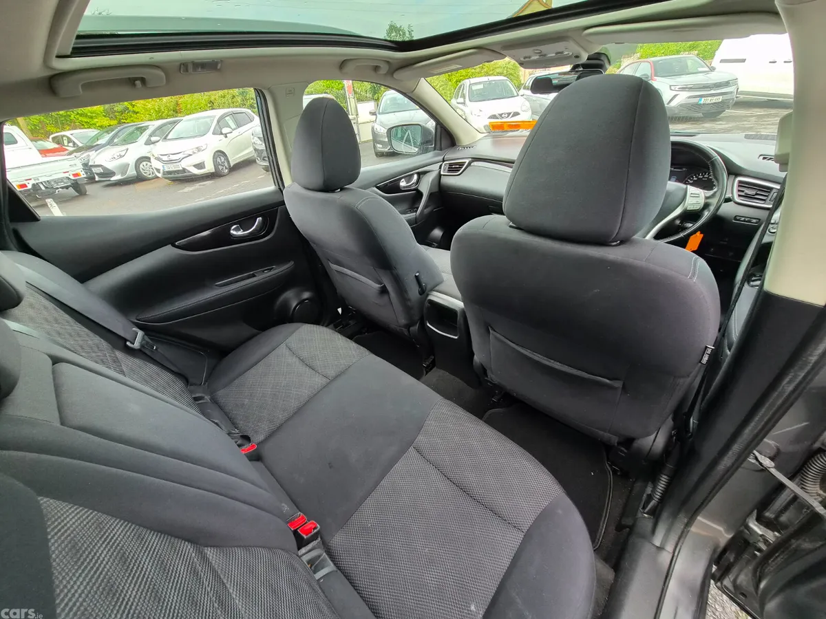 Nissan Qashqai SUV, Diesel, 2017, Grey