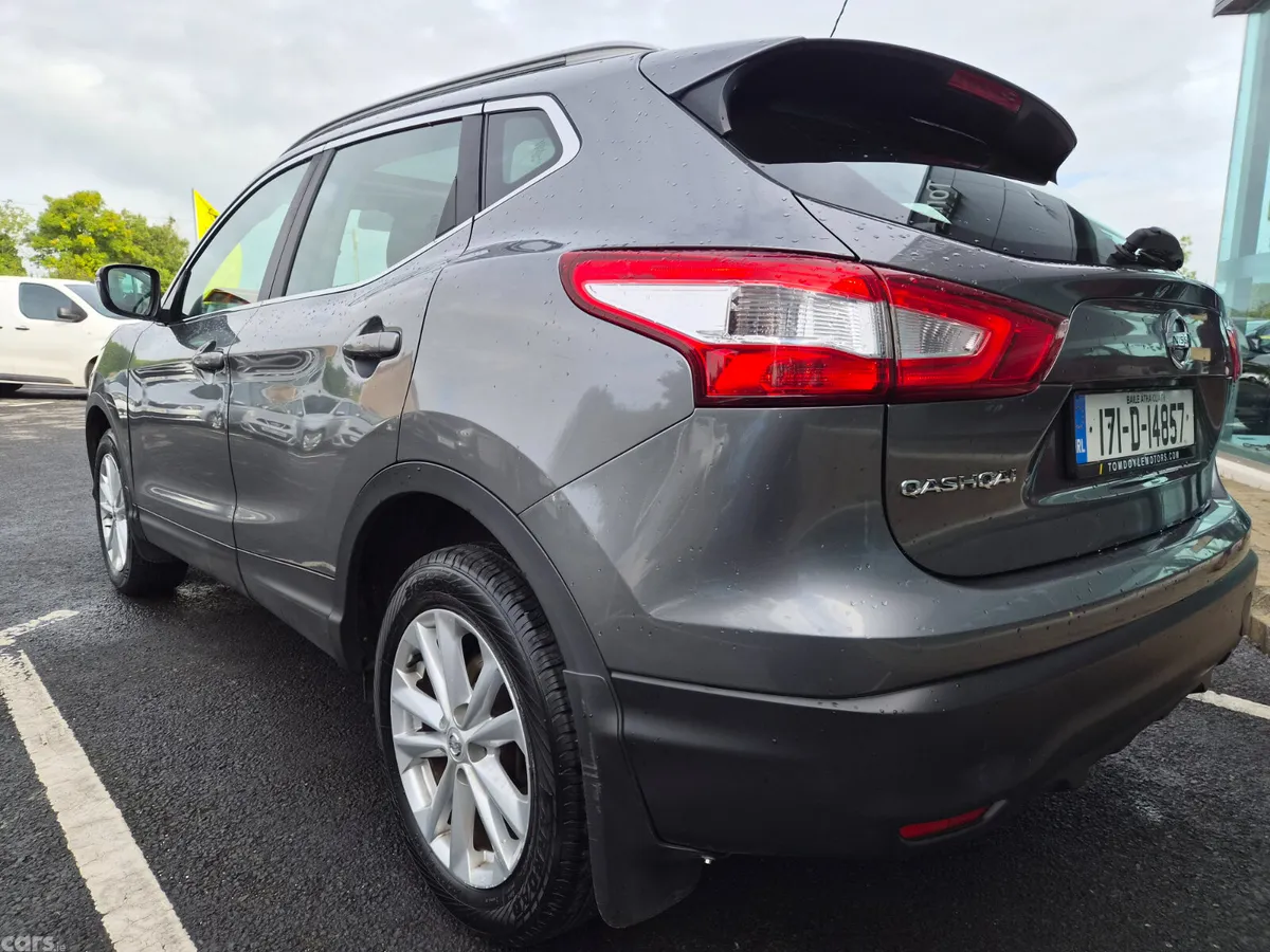 Nissan Qashqai SUV, Diesel, 2017, Grey