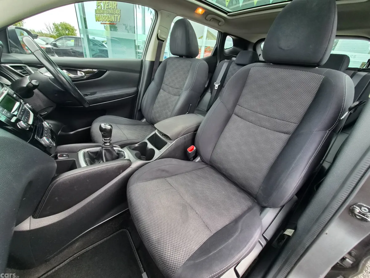 Nissan Qashqai SUV, Diesel, 2017, Grey