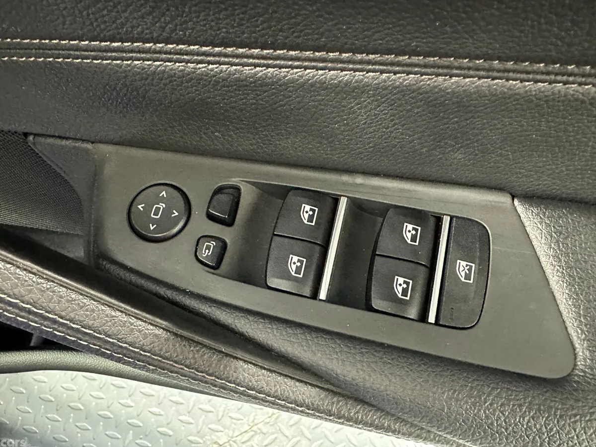 BMW 5-Series Estate, Diesel, 2021, Blue