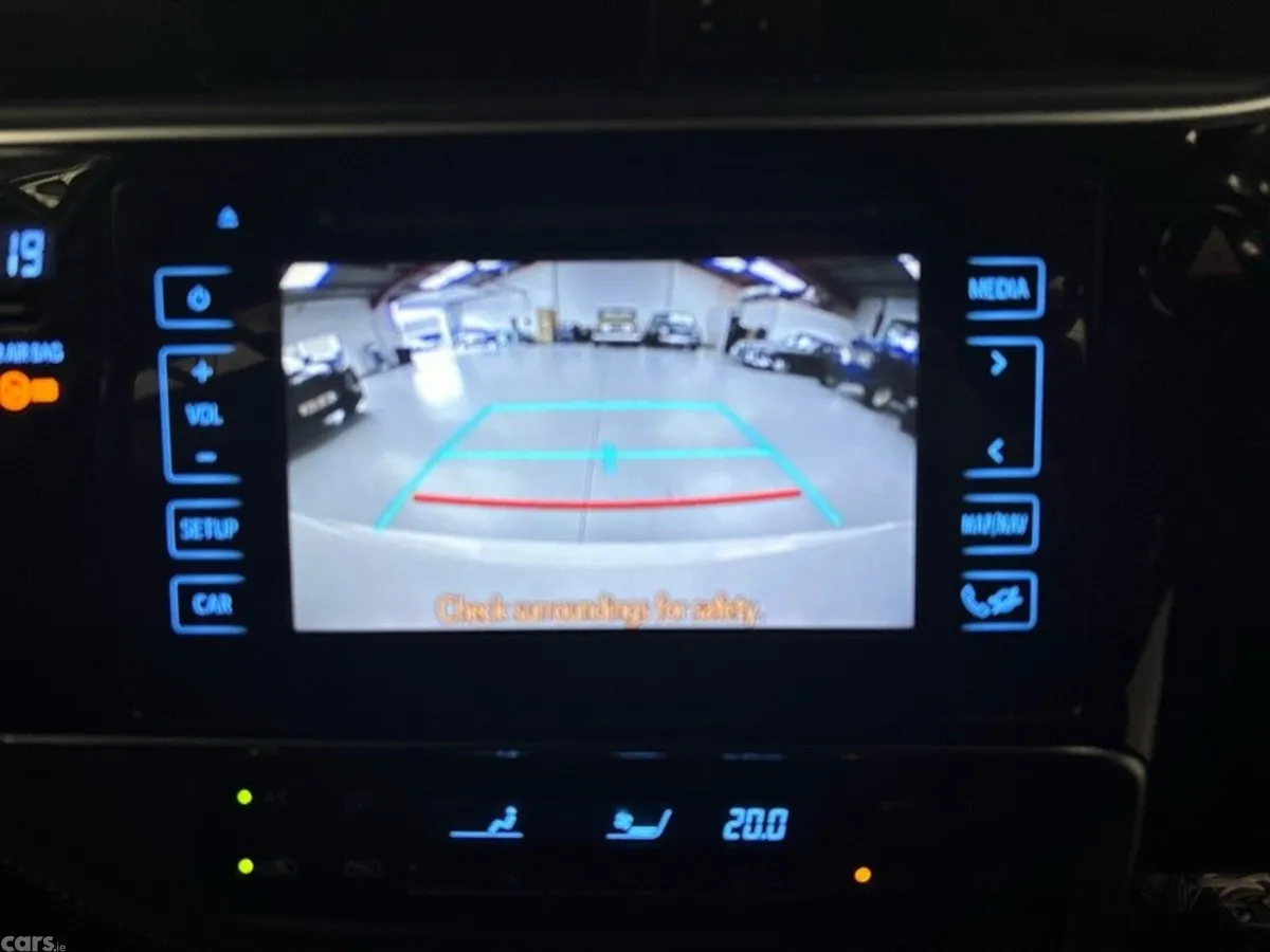 Toyota Auris MPV, Petrol Hybrid, 2018, White