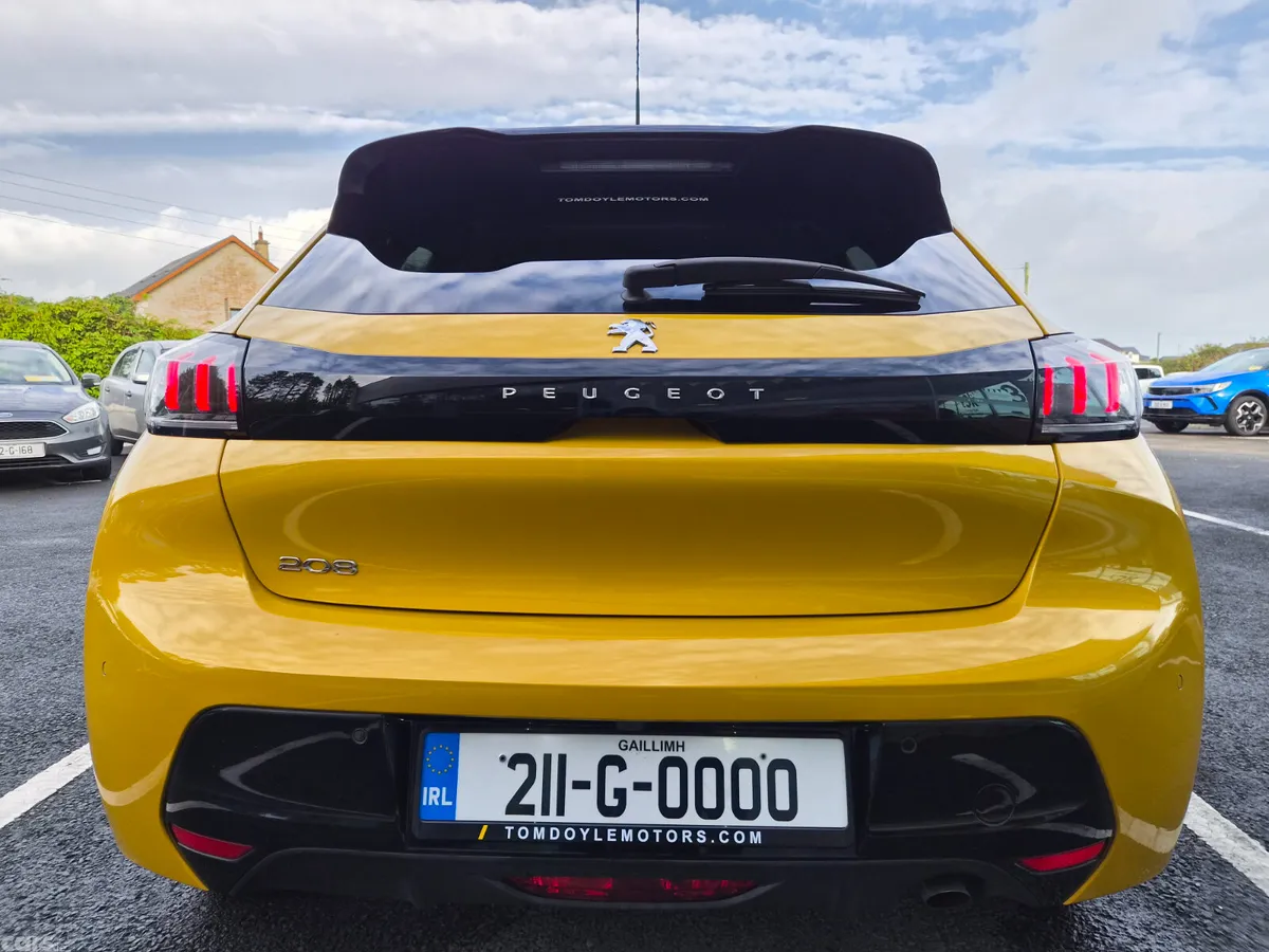 Peugeot 208 Hatchback, Petrol, 2021, Yellow