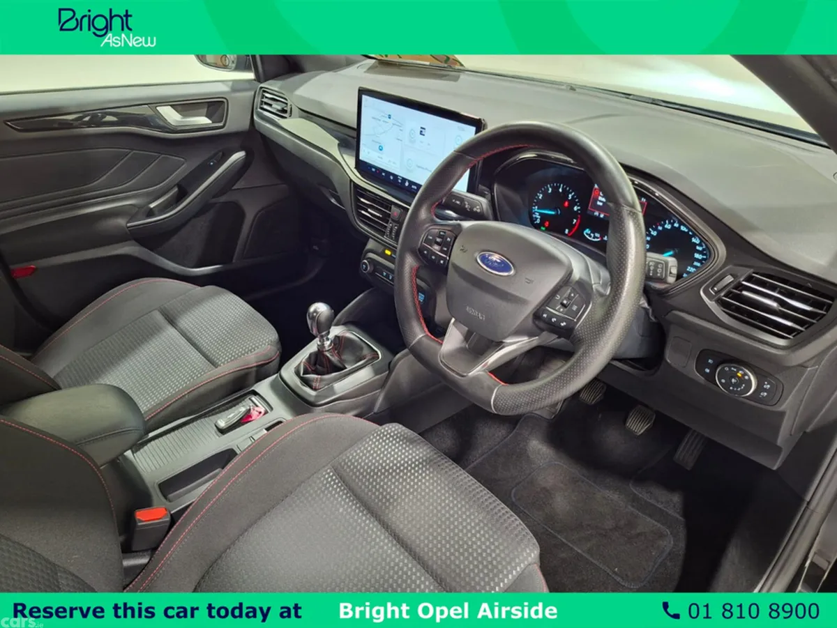 Ford Focus Hatchback, Petrol, 2024, Black