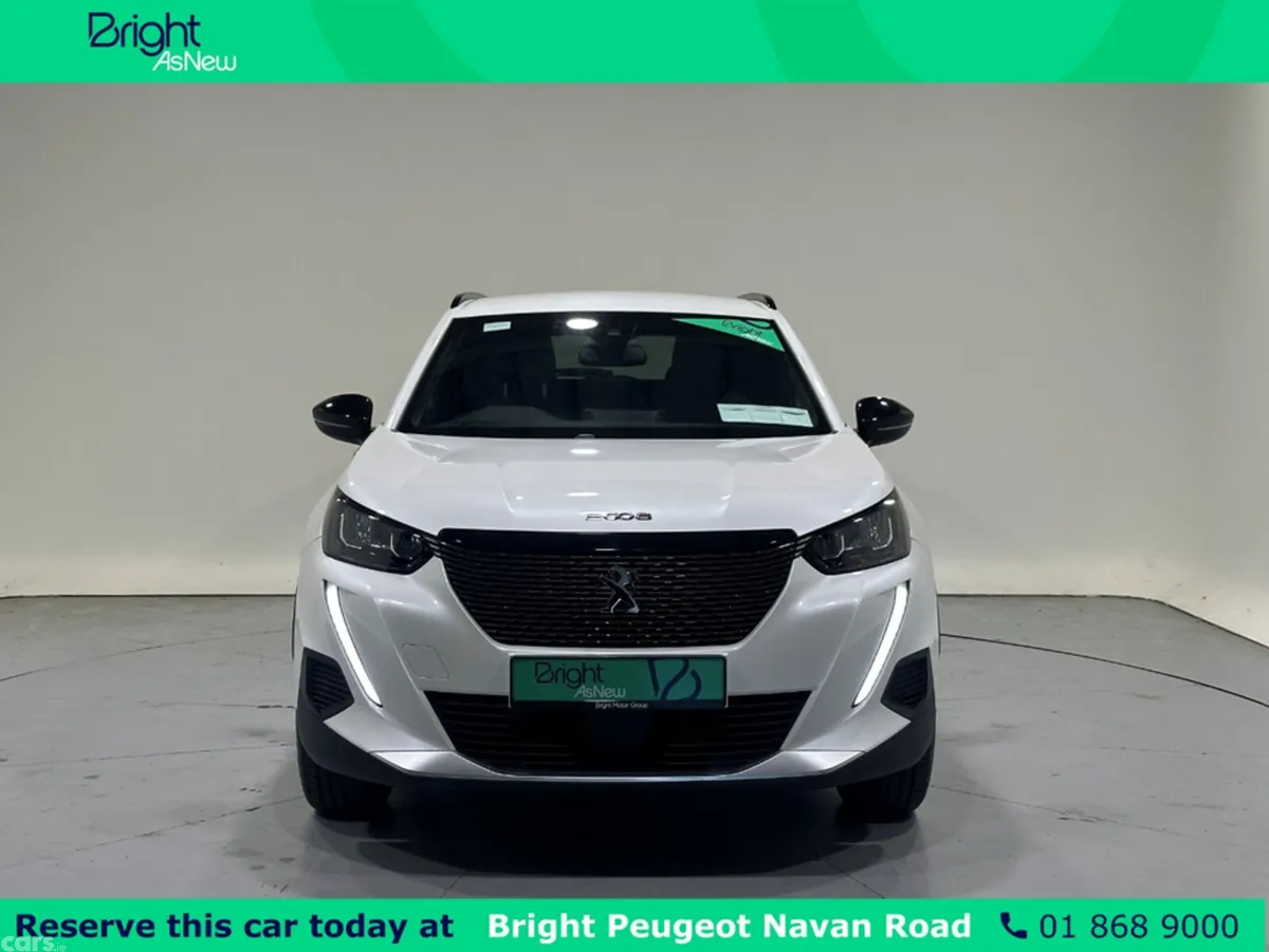 Peugeot 2008 MPV, Petrol, 2023, White