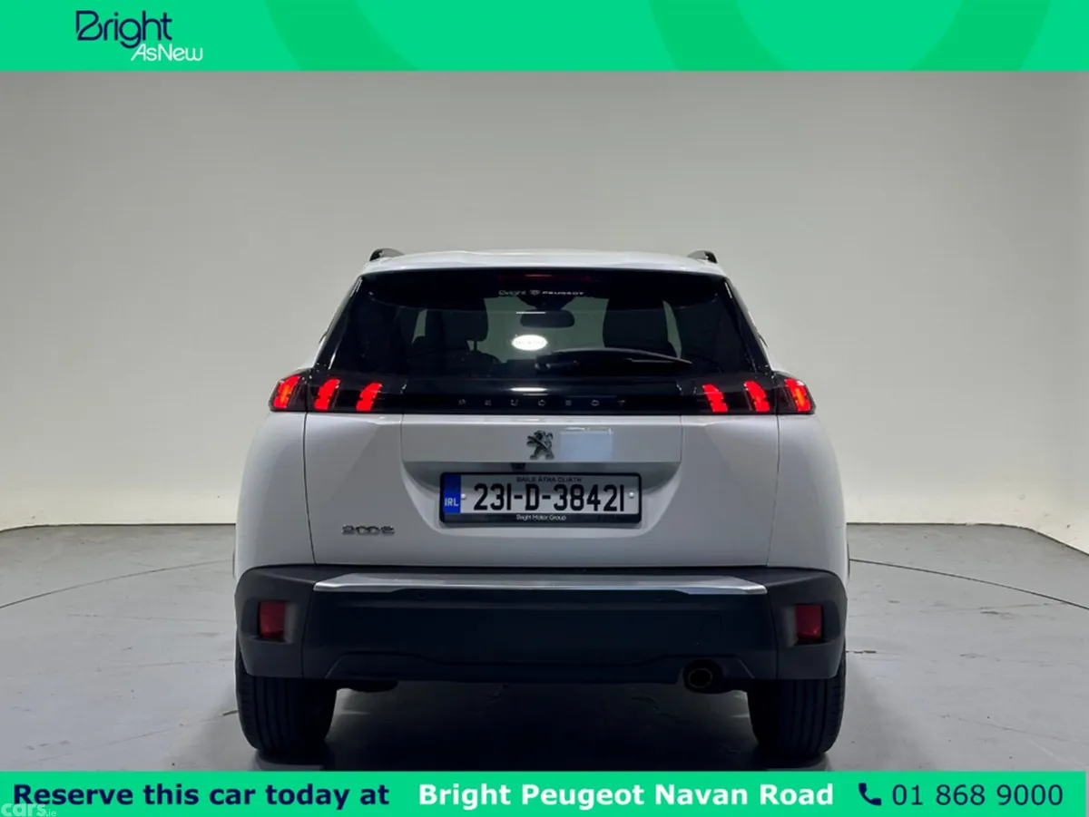Peugeot 2008 MPV, Petrol, 2023, White