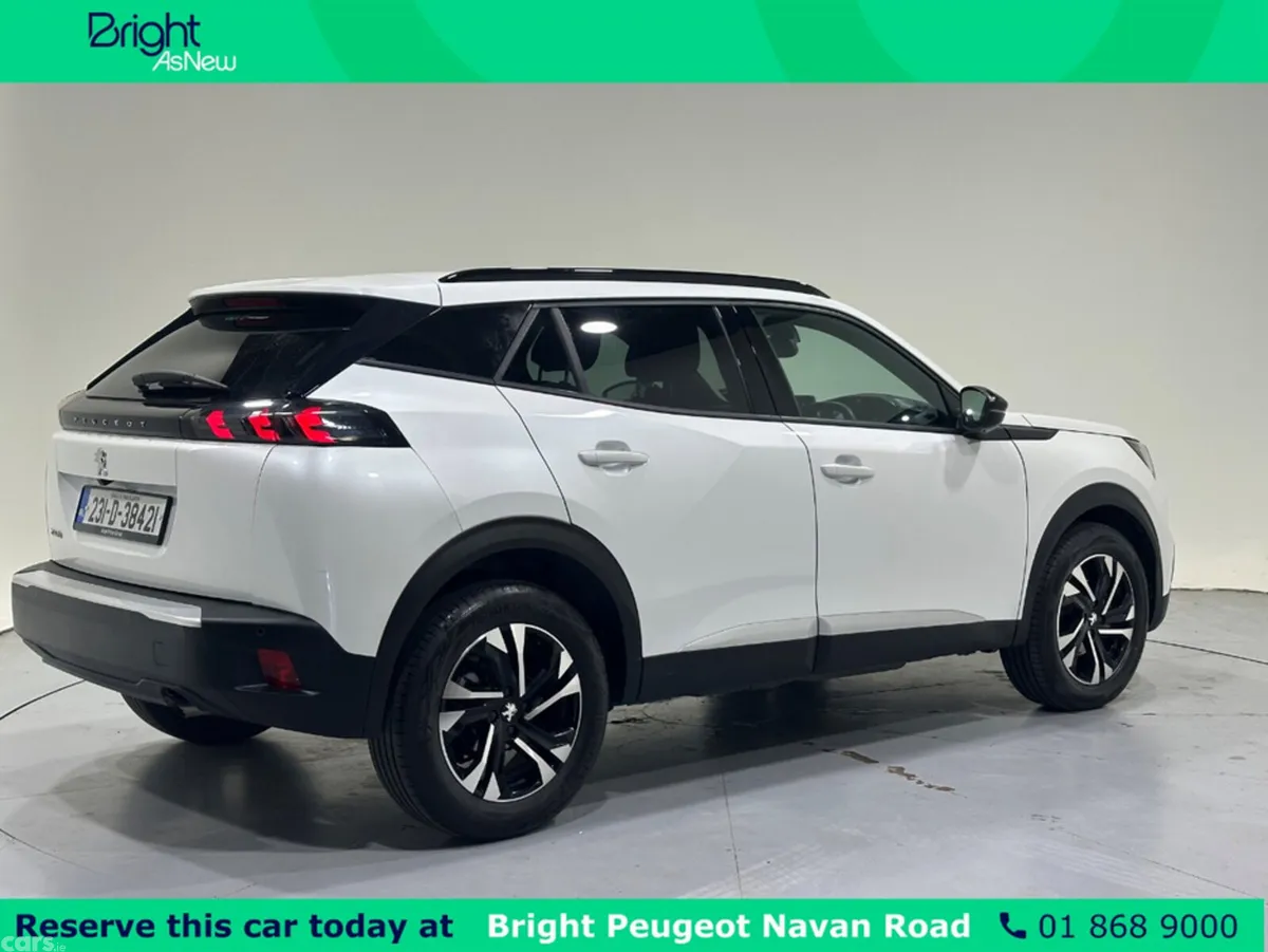 Peugeot 2008 MPV, Petrol, 2023, White
