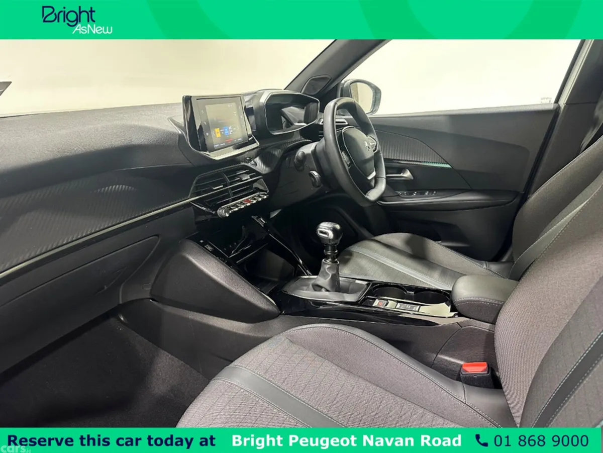 Peugeot 2008 MPV, Petrol, 2023, White