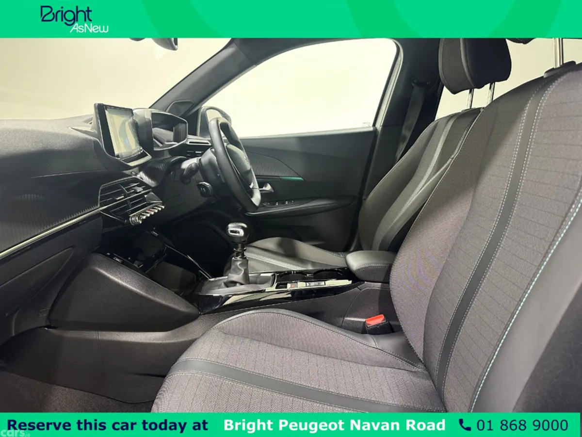Peugeot 2008 MPV, Petrol, 2023, White