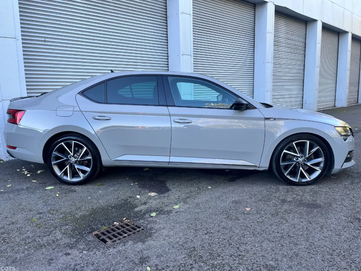 Skoda Superb Hatchback, Diesel, 2021, Grey