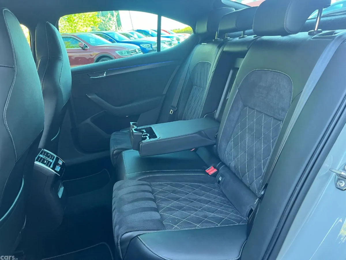 Skoda Superb Hatchback, Diesel, 2021, Grey
