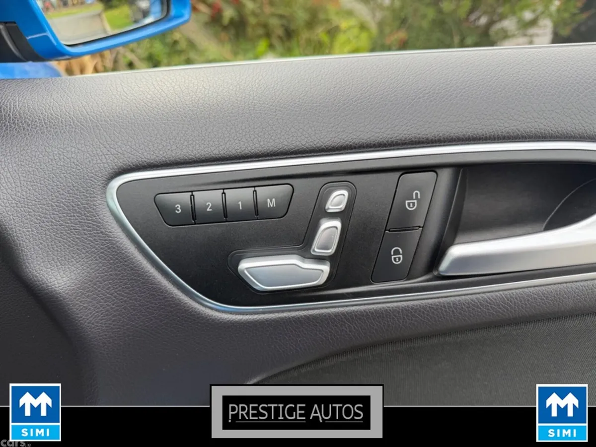 Mercedes-Benz B-Class Hatchback, Petrol, 2015, Blue
