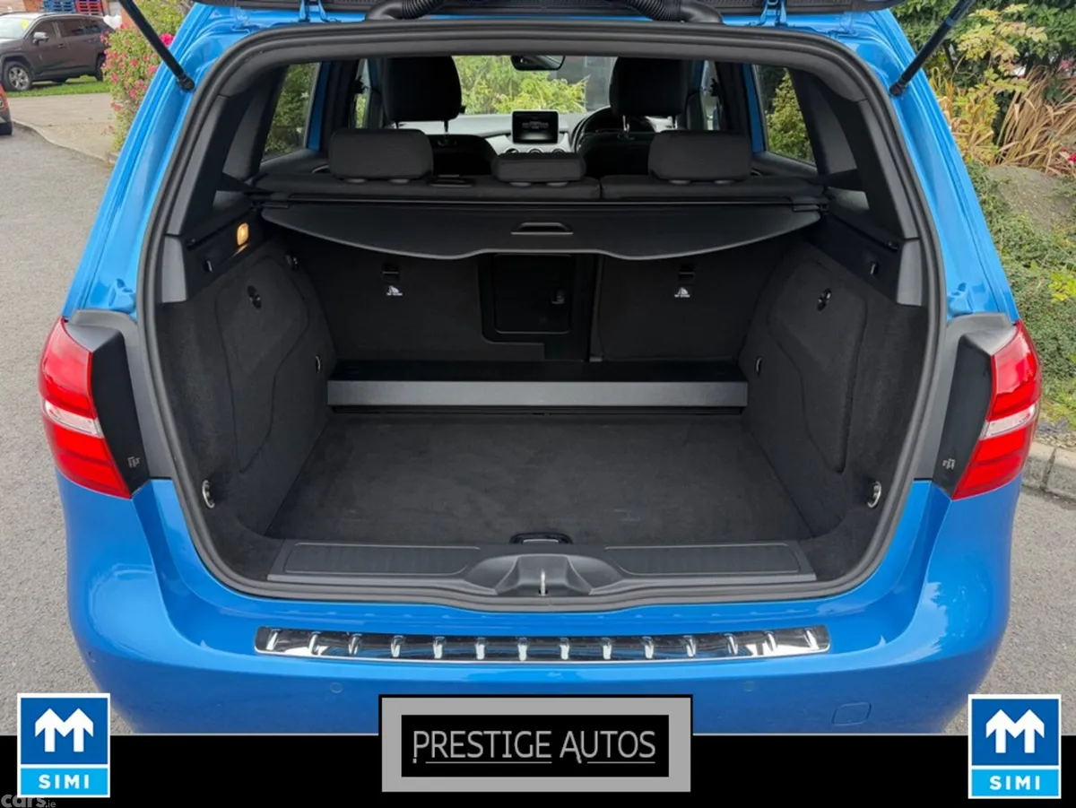 Mercedes-Benz B-Class Hatchback, Petrol, 2015, Blue