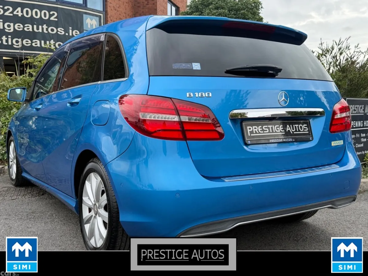 Mercedes-Benz B-Class Hatchback, Petrol, 2015, Blue