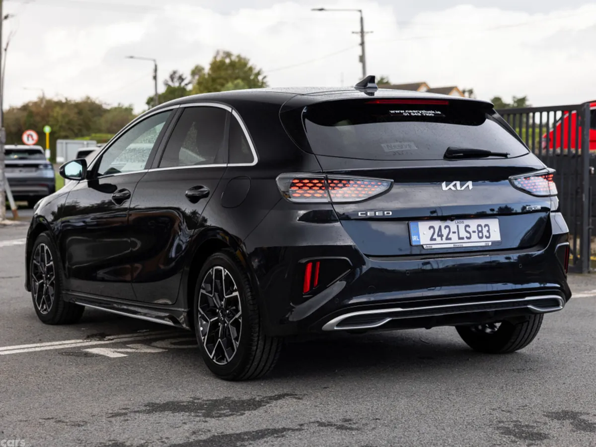 Kia Ceed Hatchback, Petrol, 2024, Black