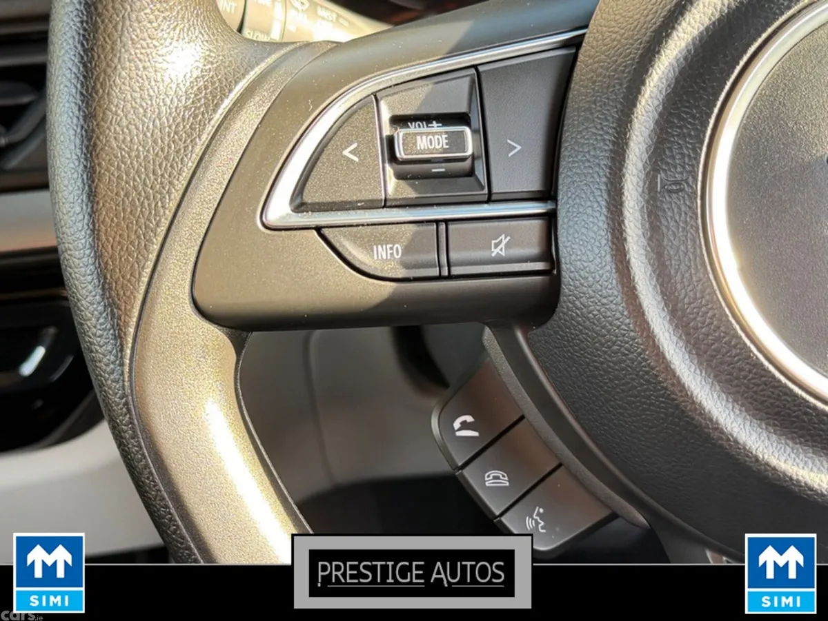 Suzuki Swift Hatchback, Petrol Hybrid, 2023, Silver