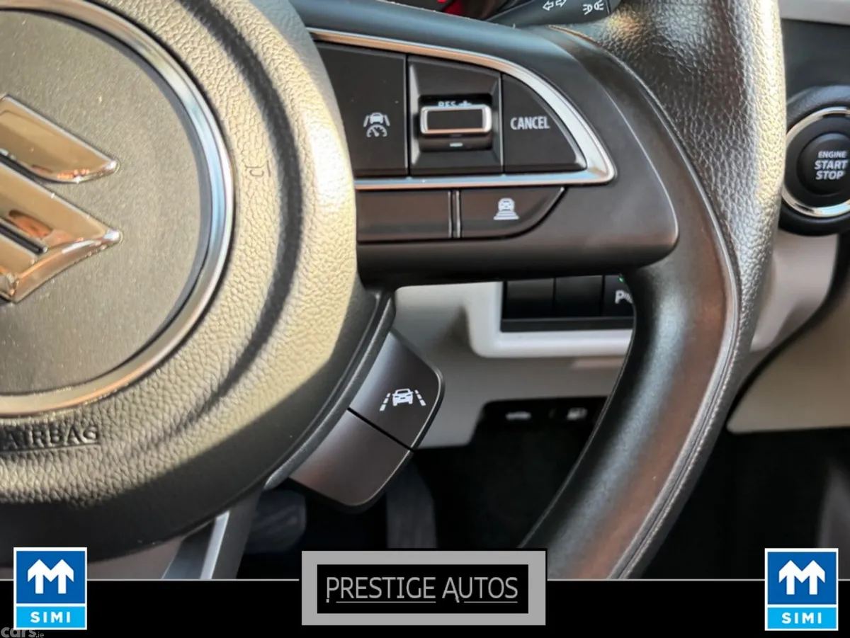 Suzuki Swift Hatchback, Petrol Hybrid, 2023, Silver