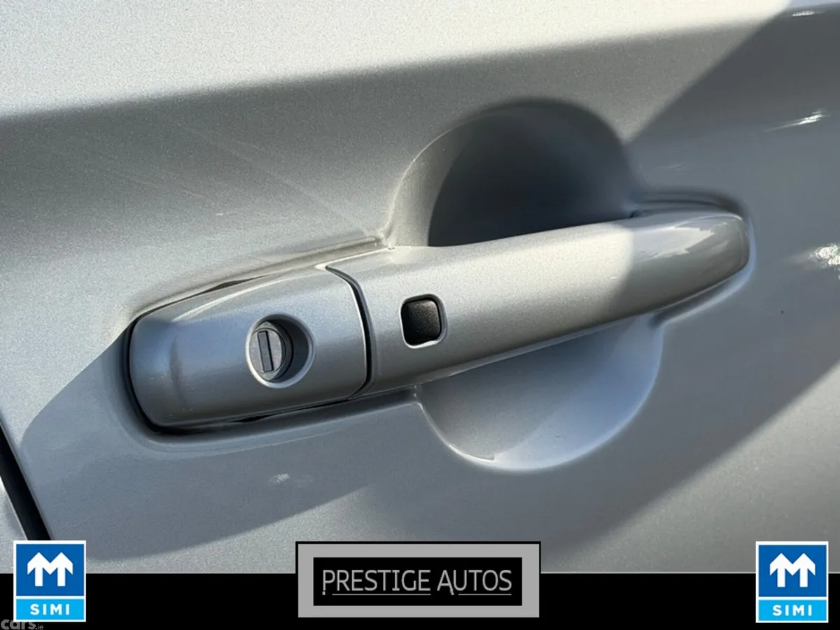 Suzuki Swift Hatchback, Petrol Hybrid, 2023, Silver
