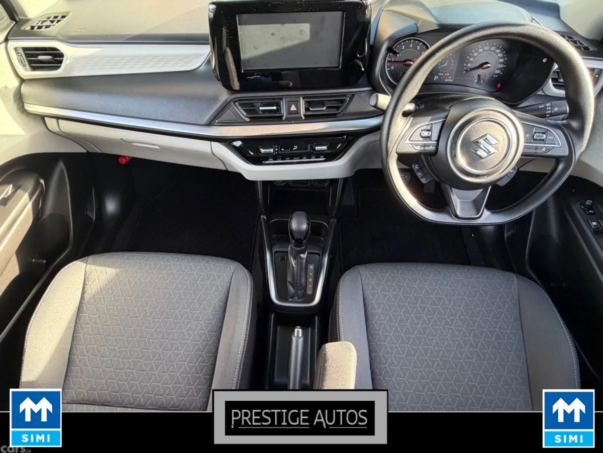 Suzuki Swift Hatchback, Petrol Hybrid, 2023, Silver