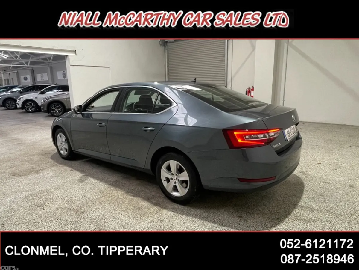 Skoda Superb Hatchback, Diesel, 2019, Grey