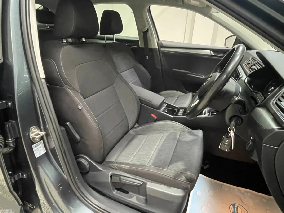 Skoda Superb Hatchback, Diesel, 2019, Grey