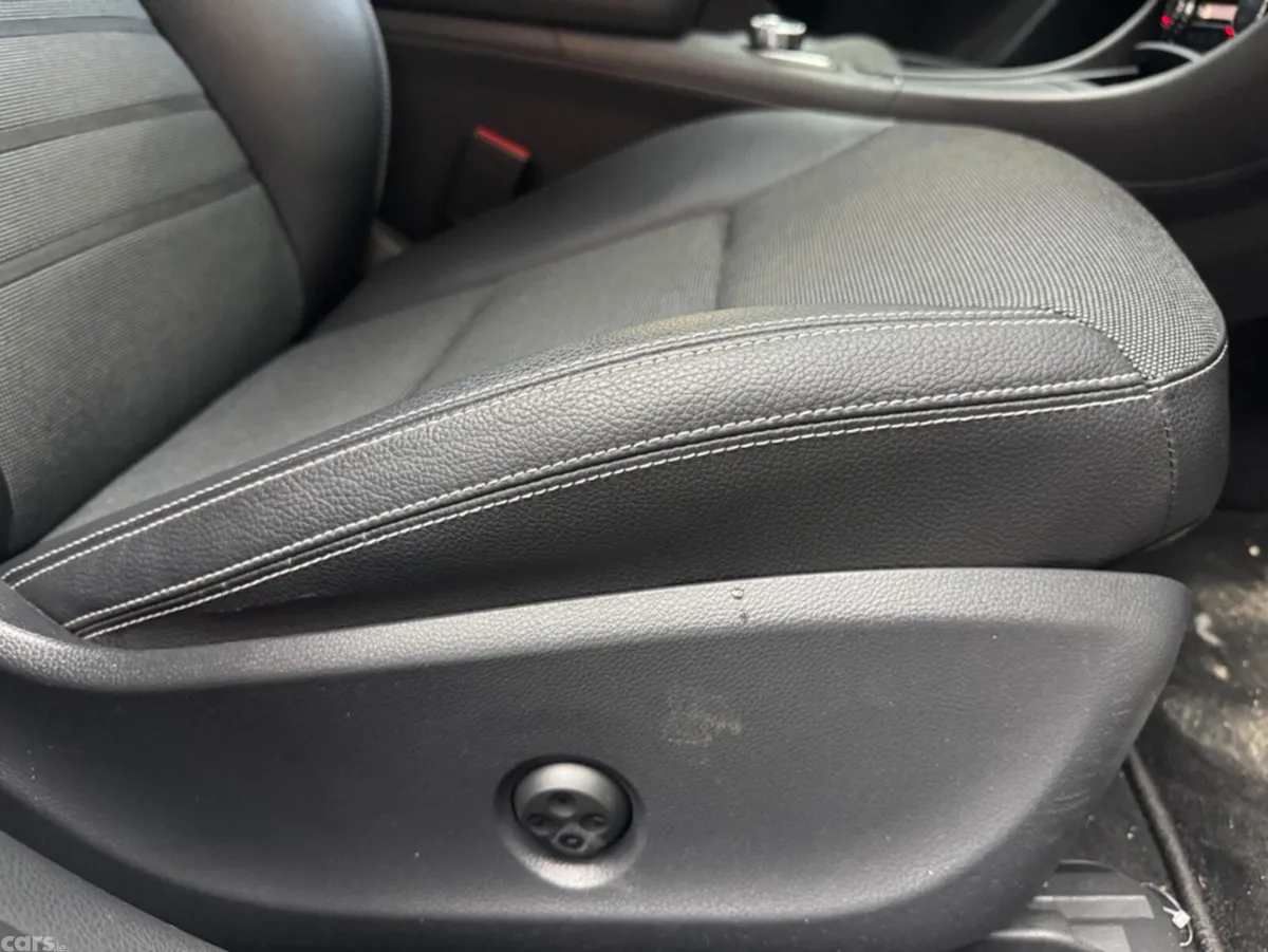 Mercedes-Benz A-Class Hatchback, Petrol, 2015, White