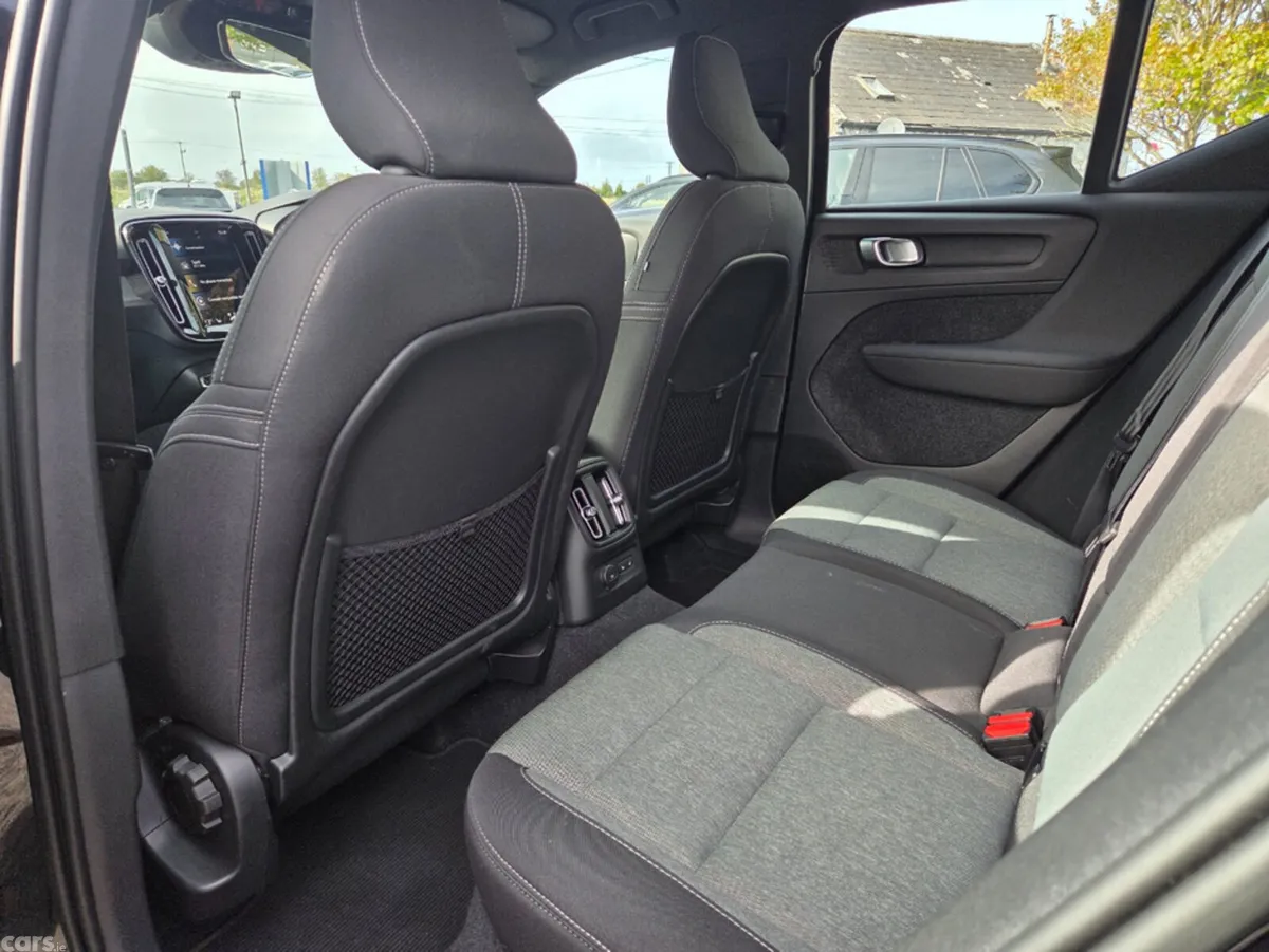 Volvo XC40 Estate, Petrol Plug-in Hybrid, 2023, Black