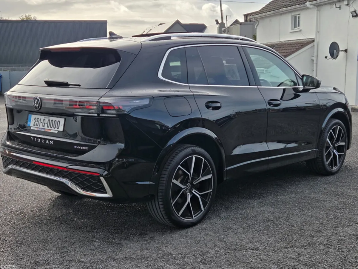 Volkswagen Tiguan Estate, Petrol Plug-in Hybrid, 2025, Black