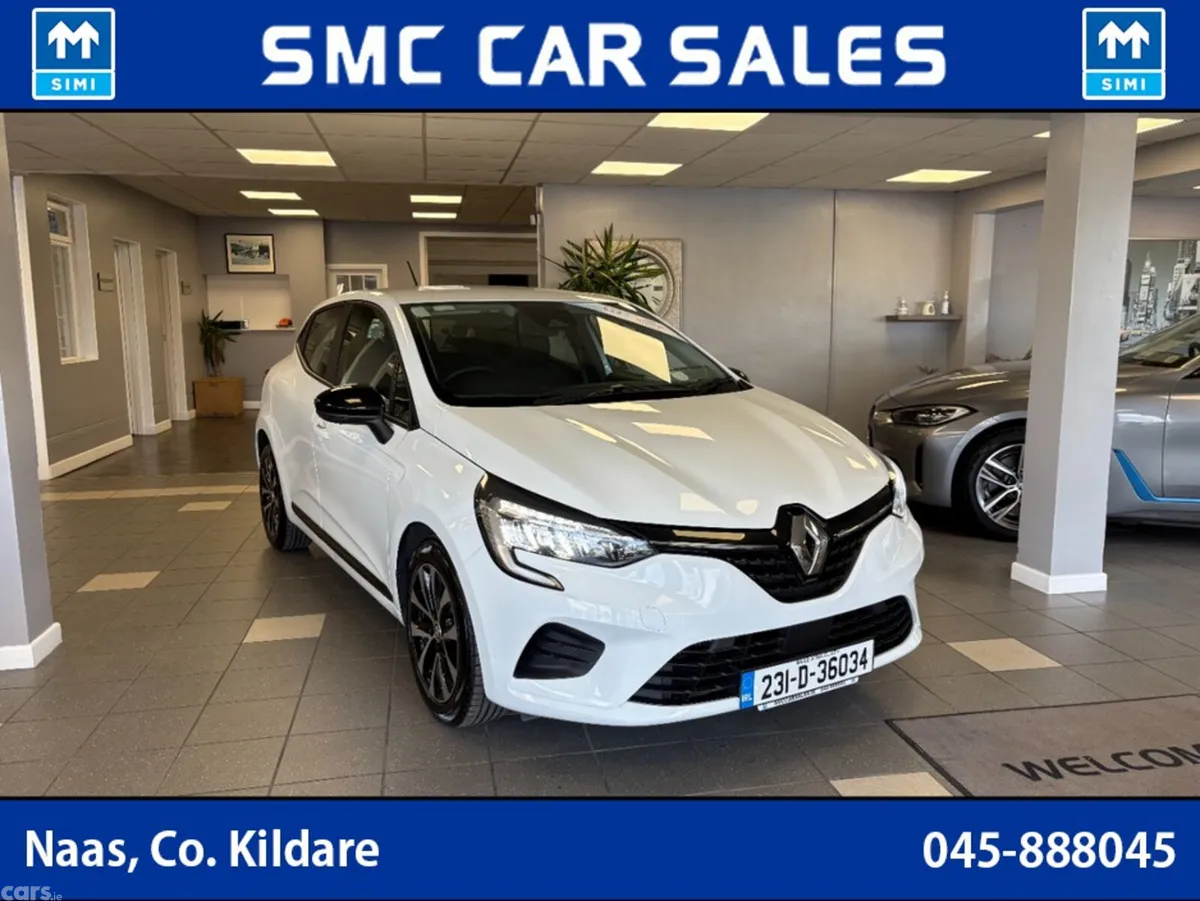 Renault Clio Hatchback, Petrol, 2023, White