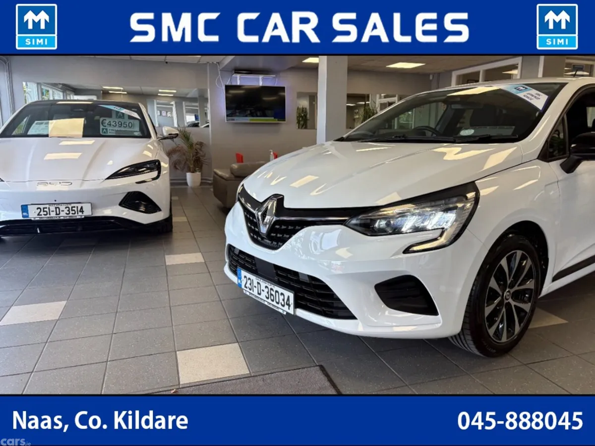 Renault Clio Hatchback, Petrol, 2023, White