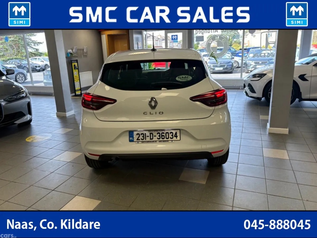 Renault Clio Hatchback, Petrol, 2023, White