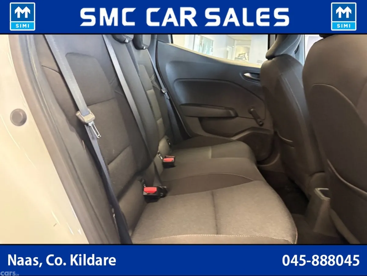 Renault Clio Hatchback, Petrol, 2023, White