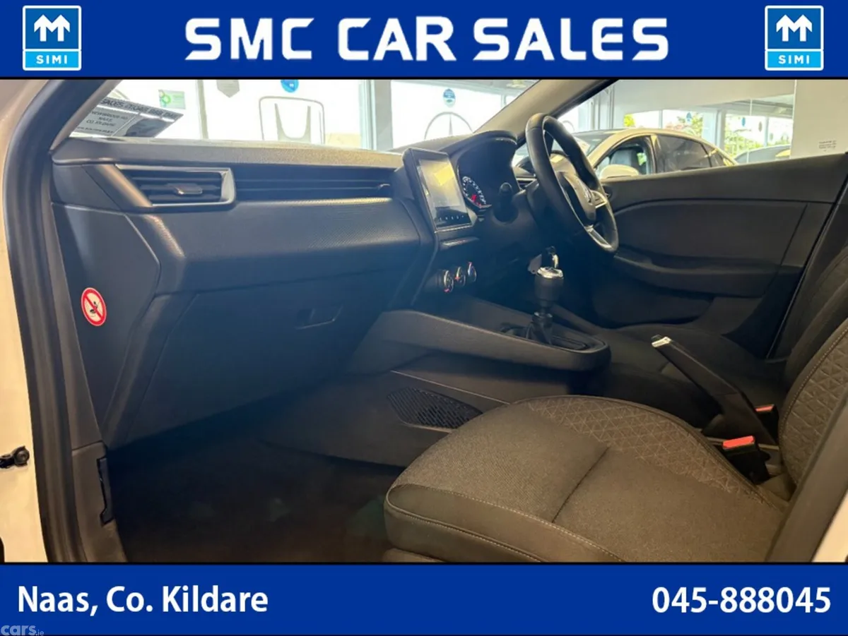 Renault Clio Hatchback, Petrol, 2023, White