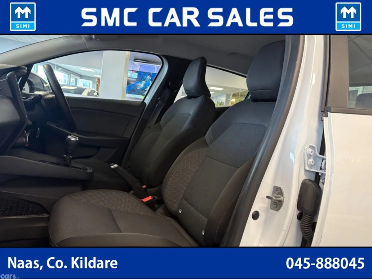 Renault Clio Hatchback, Petrol, 2023, White