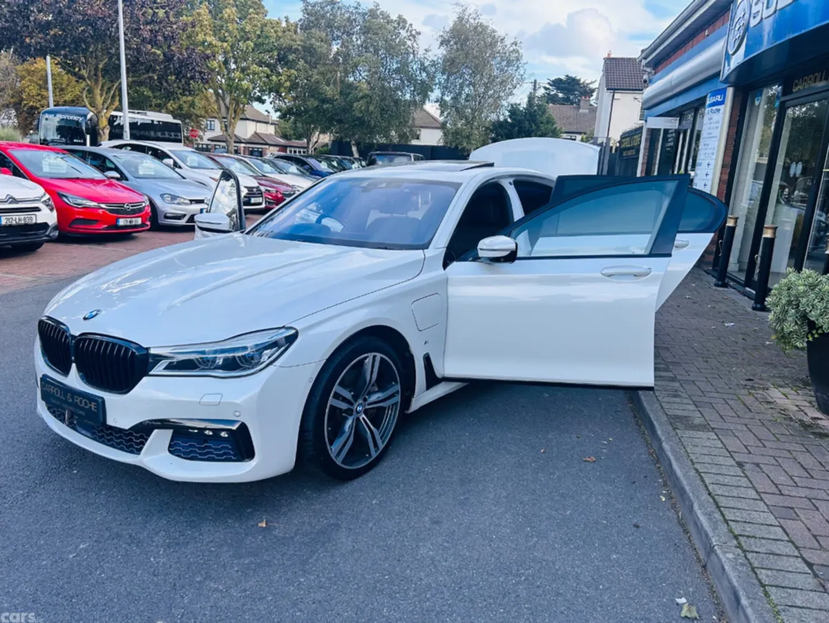 BMW 7-Series Saloon, Petrol Plug-in Hybrid, 2017, White