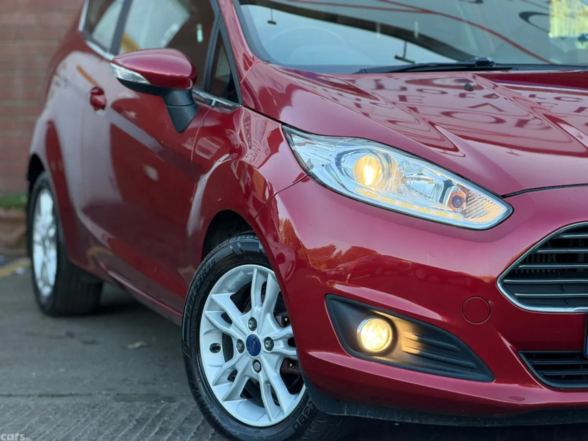 Ford Fiesta Hatchback, Petrol, 2016, Red