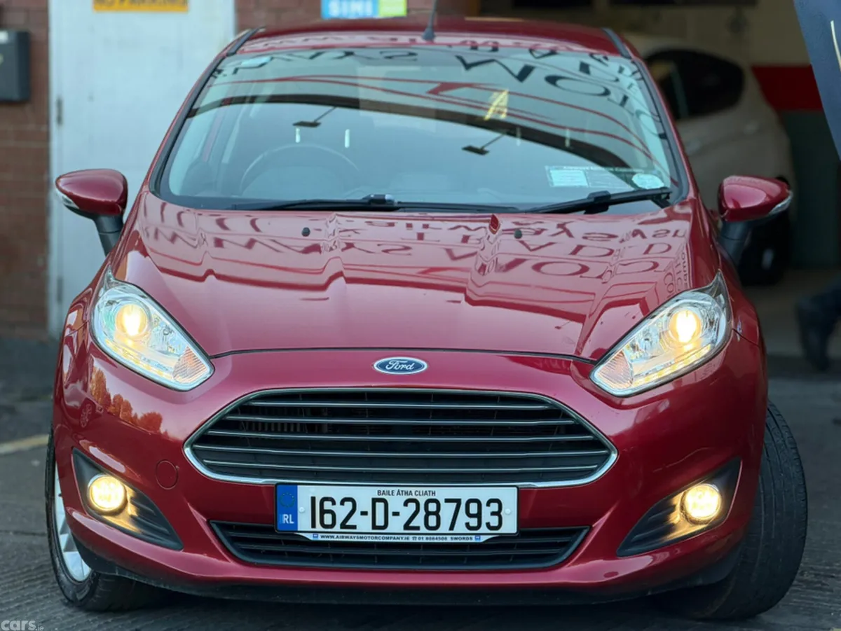 Ford Fiesta Hatchback, Petrol, 2016, Red