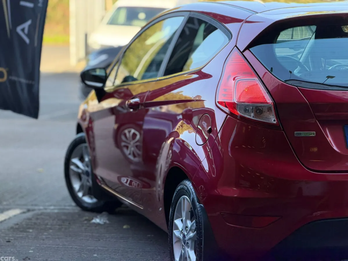 Ford Fiesta Hatchback, Petrol, 2016, Red