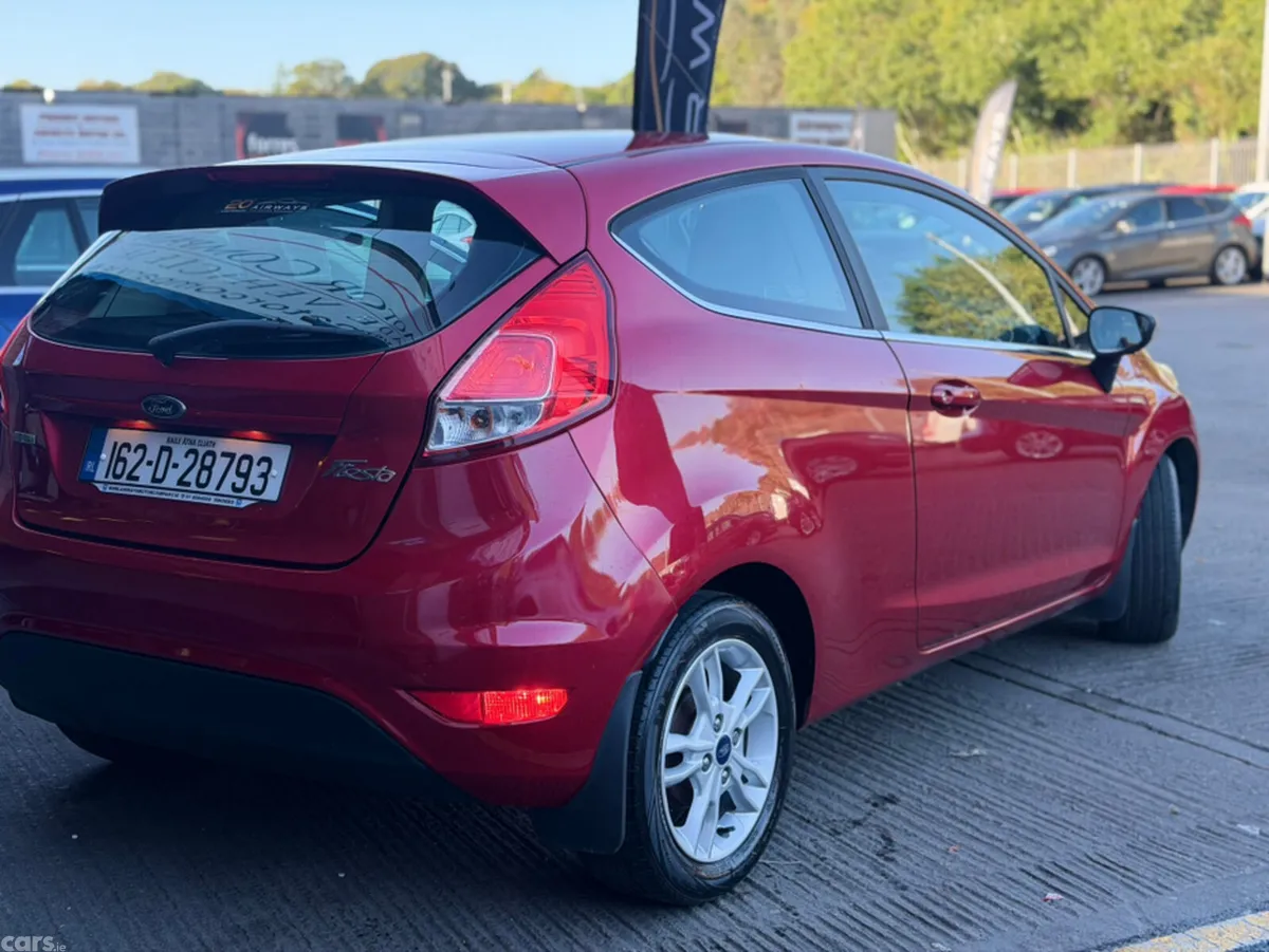 Ford Fiesta Hatchback, Petrol, 2016, Red