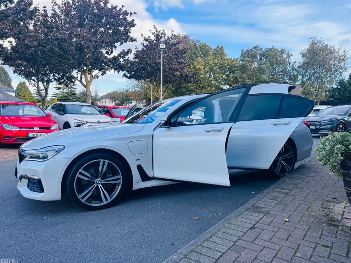 BMW 7-Series Saloon, Petrol Plug-in Hybrid, 2017, White
