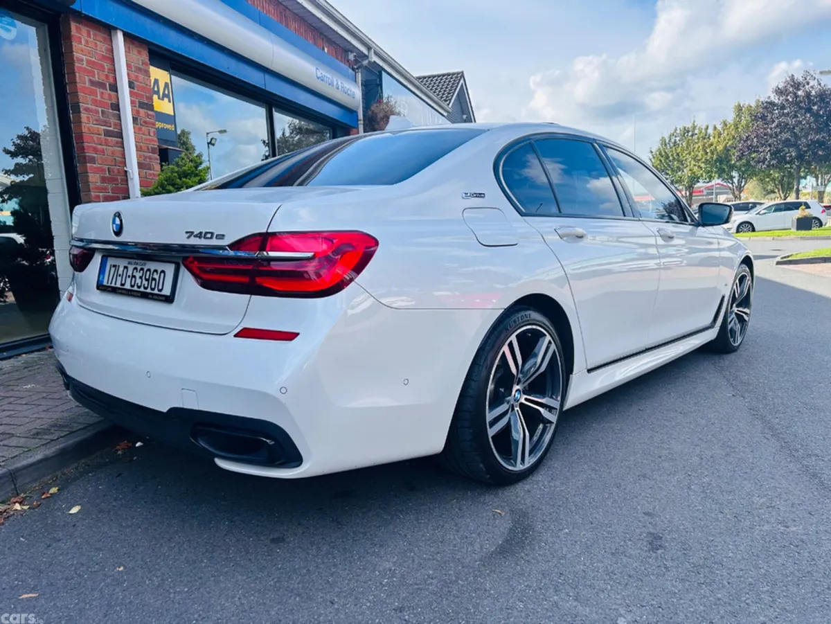 BMW 7-Series Saloon, Petrol Plug-in Hybrid, 2017, White