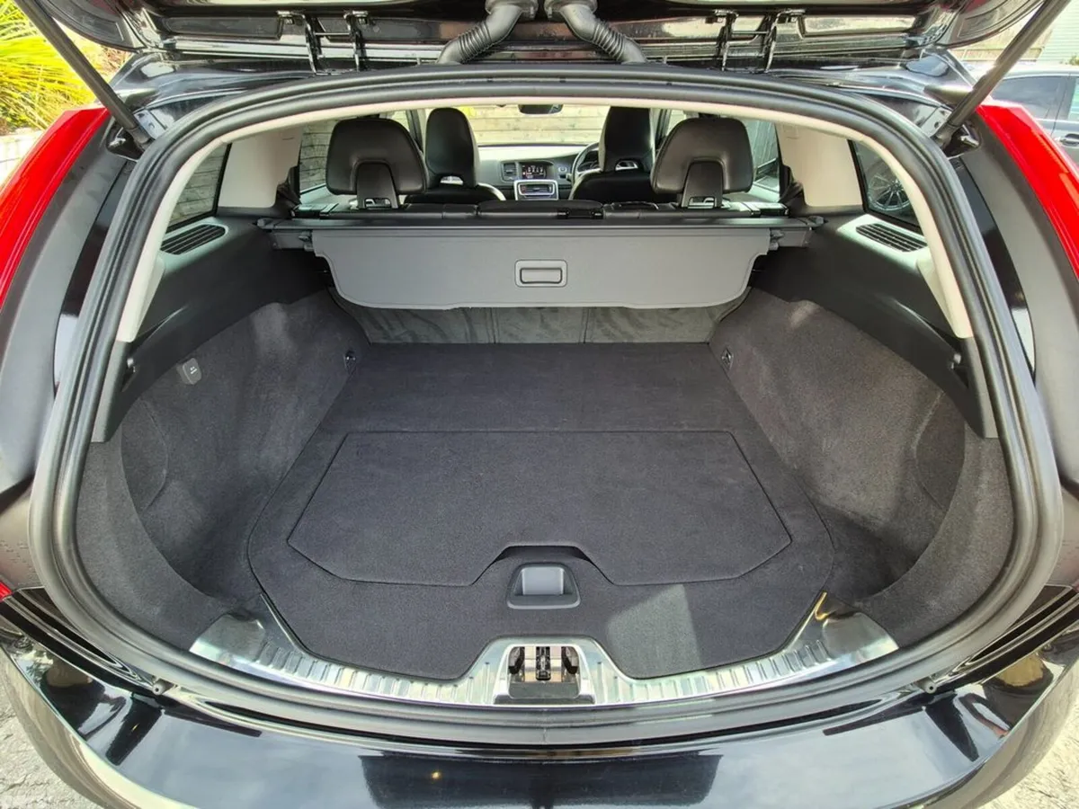 Volvo V60 Estate, Diesel, 2018, Black
