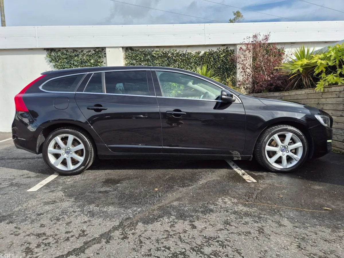 Volvo V60 Estate, Diesel, 2018, Black