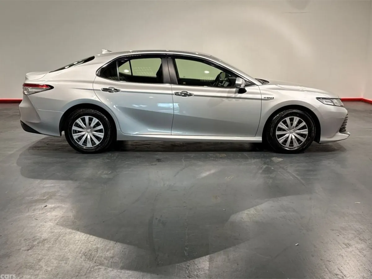 Toyota Camry Saloon, Petrol Hybrid, 2020, Silver