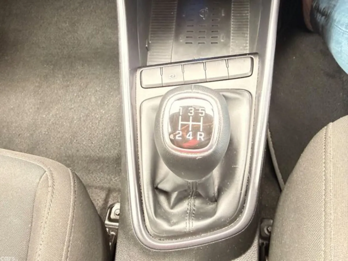 Hyundai i20 Hatchback, Petrol, 2024, Grey
