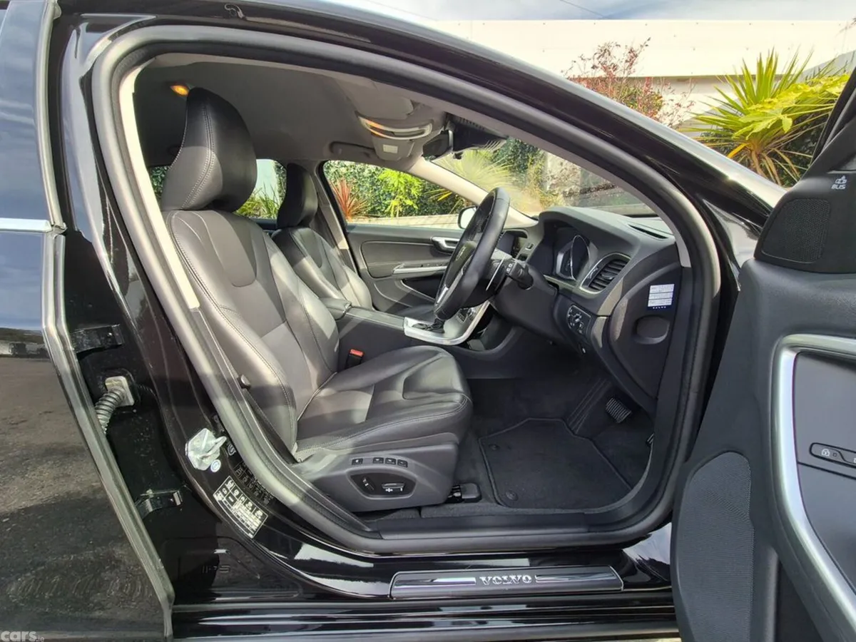Volvo V60 Estate, Diesel, 2018, Black