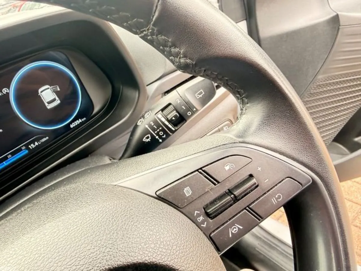 Hyundai i20 Hatchback, Petrol, 2024, Grey