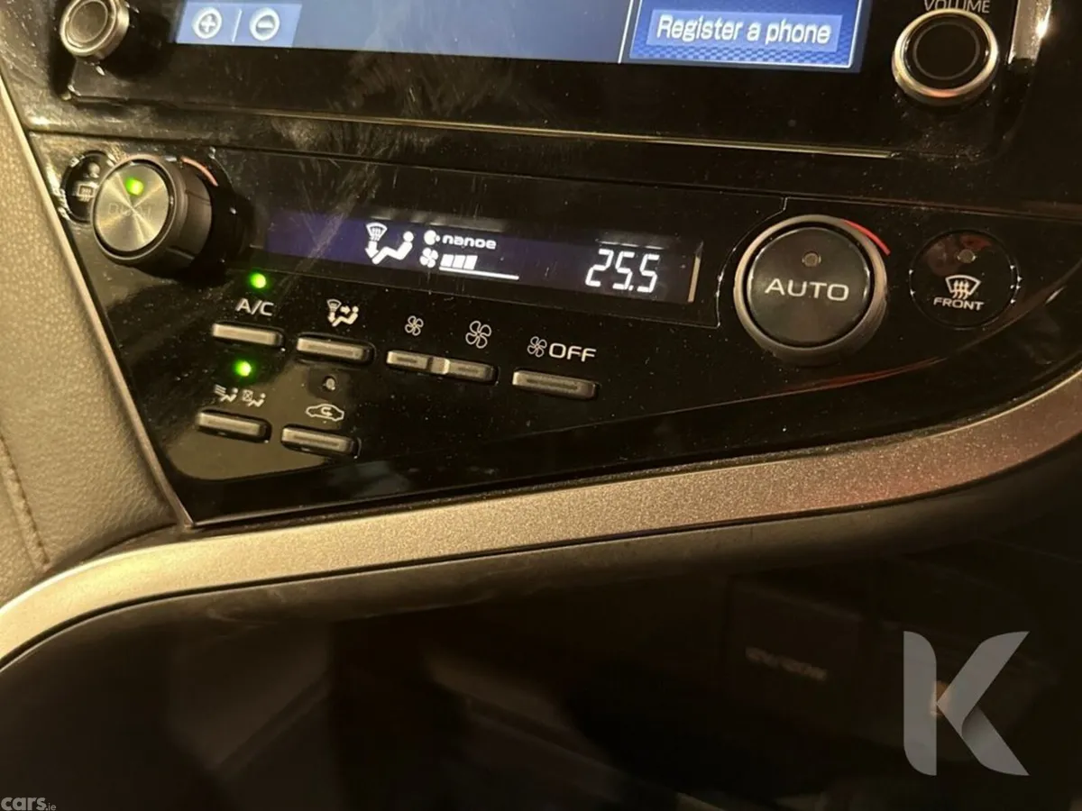 Toyota Camry Saloon, Petrol Hybrid, 2020, Silver