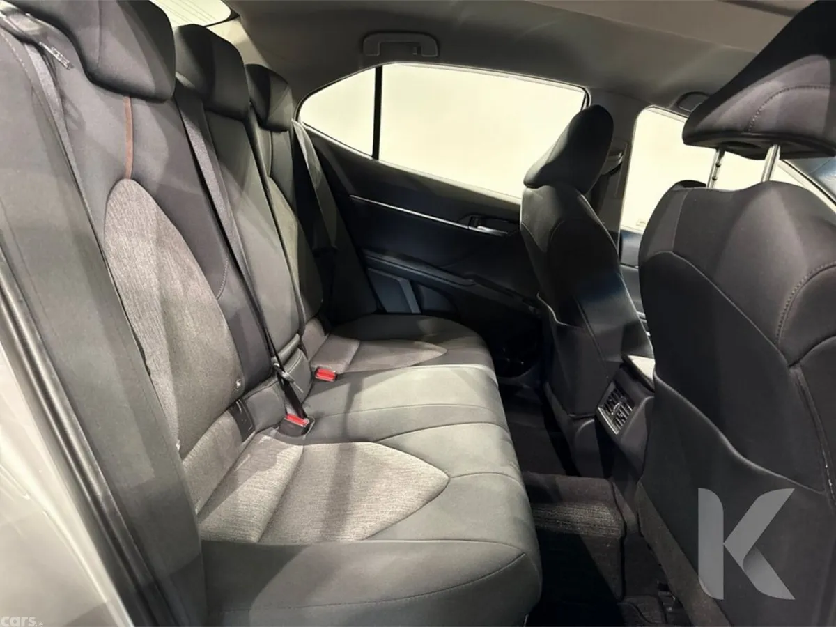 Toyota Camry Saloon, Petrol Hybrid, 2020, Silver