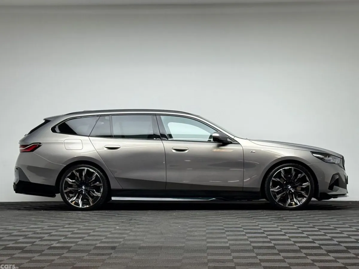 BMW 5-Series Estate, Petrol Plug-in Hybrid, 2025, Grey