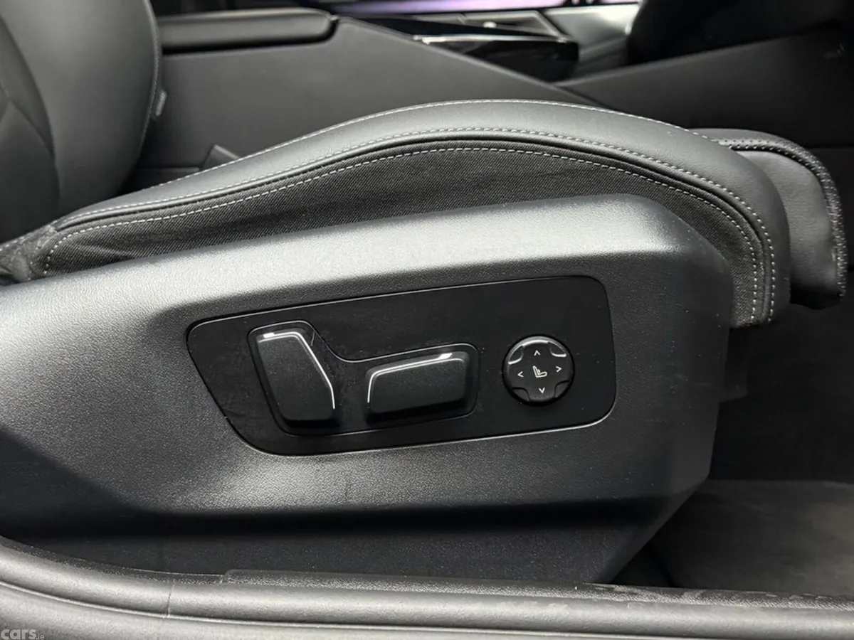 BMW 5-Series Estate, Petrol Plug-in Hybrid, 2025, Grey